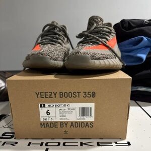 Yeezy Boost 350 V2